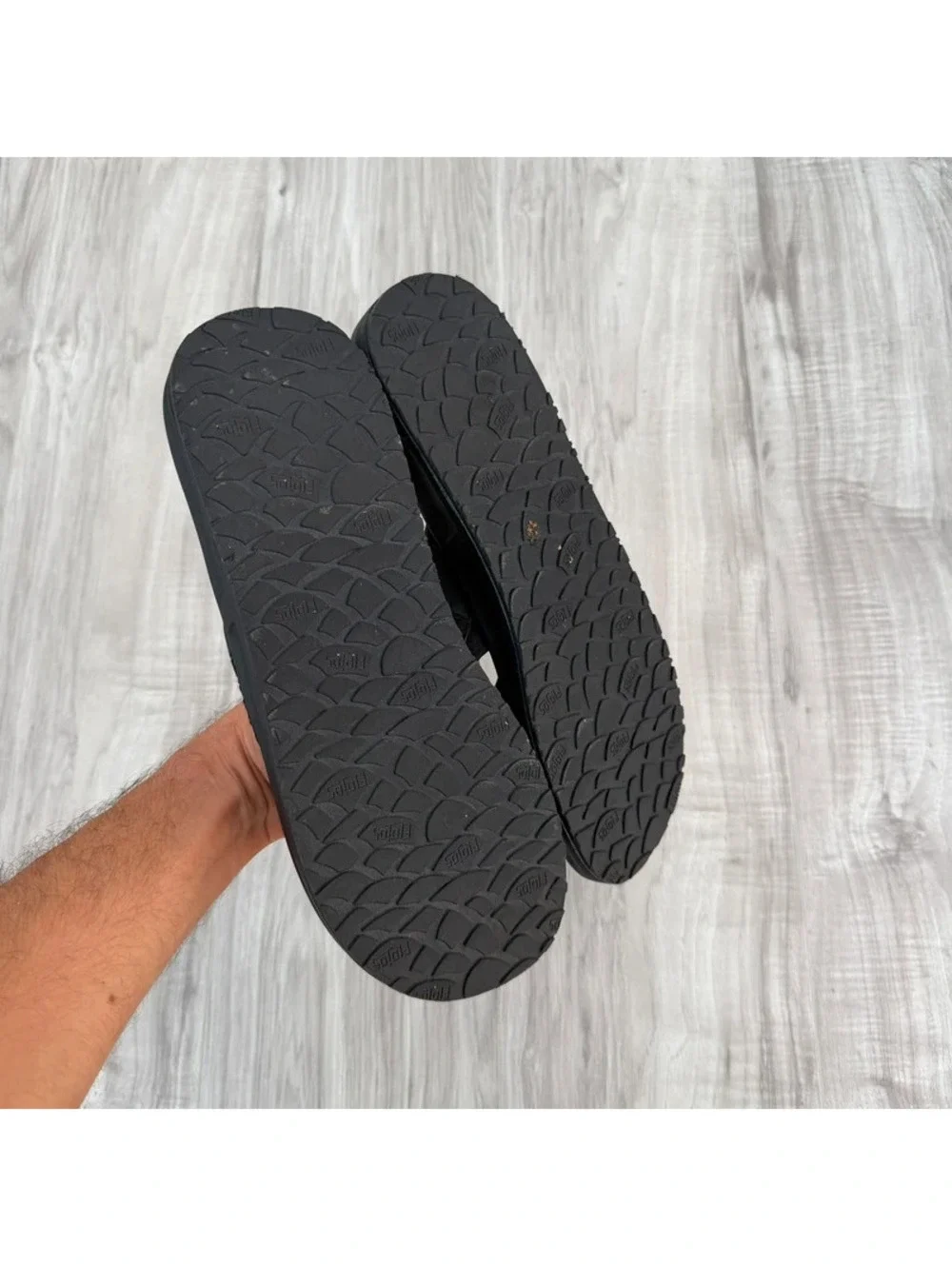 Flojos Men's Flip Flop Sandals in black